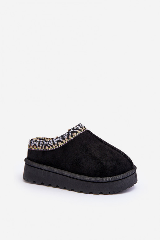 Zapatillas infantiles de modelo resistente para abrigar en color negro Olivane