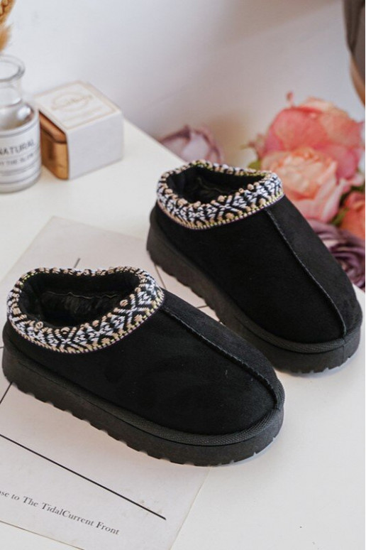 Zapatillas infantiles de modelo resistente para abrigar en color negro Olivane