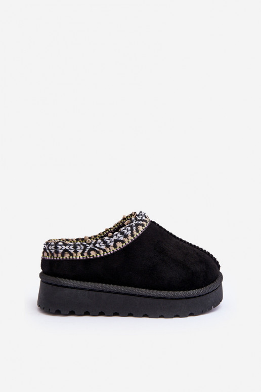 Zapatillas infantiles de modelo resistente para abrigar en color negro Olivane