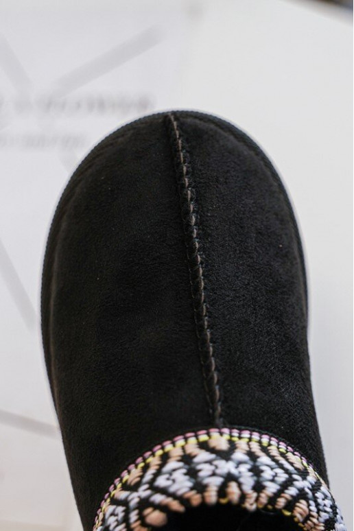 Zapatillas infantiles de modelo resistente para abrigar en color negro Olivane