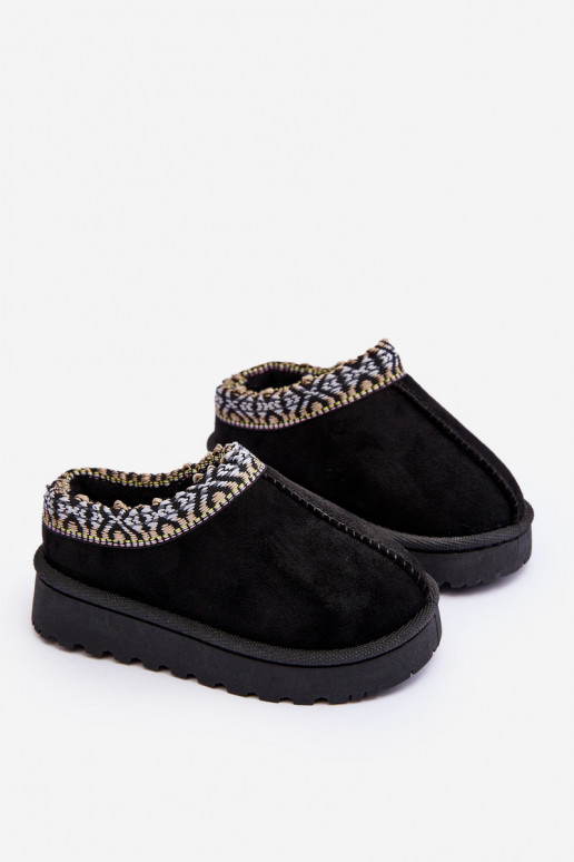 Zapatillas infantiles de modelo resistente para abrigar en color negro Olivane
