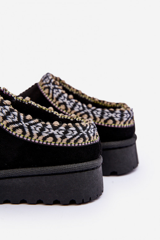 Zapatillas infantiles de modelo resistente para abrigar en color negro Olivane