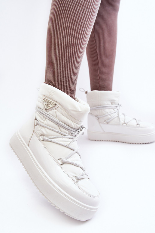 botas de nieve con plataforma y detalles elegantes en color blanco Fleure botas de nieve con plataforma y detalles elegantes en color blanco Fleure