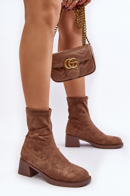 Botas de mujer con tacón bajo en color marrón Aphroteia Botas de mujer con tacón bajo en color marrón Aphroteia