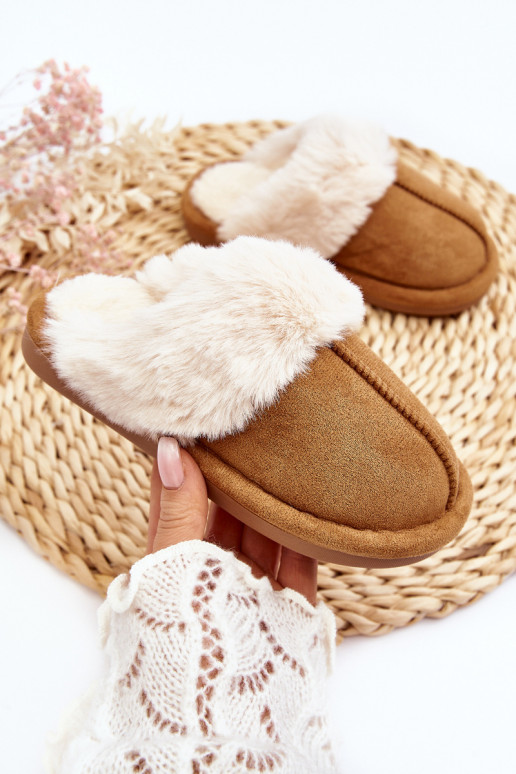 Zapatillas infantiles con pelo en color marrón Befana