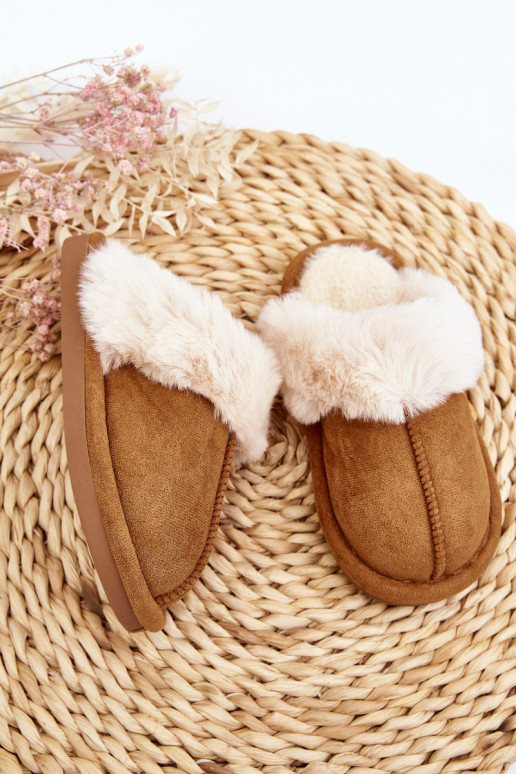 Zapatillas infantiles con pelo en color marrón Befana