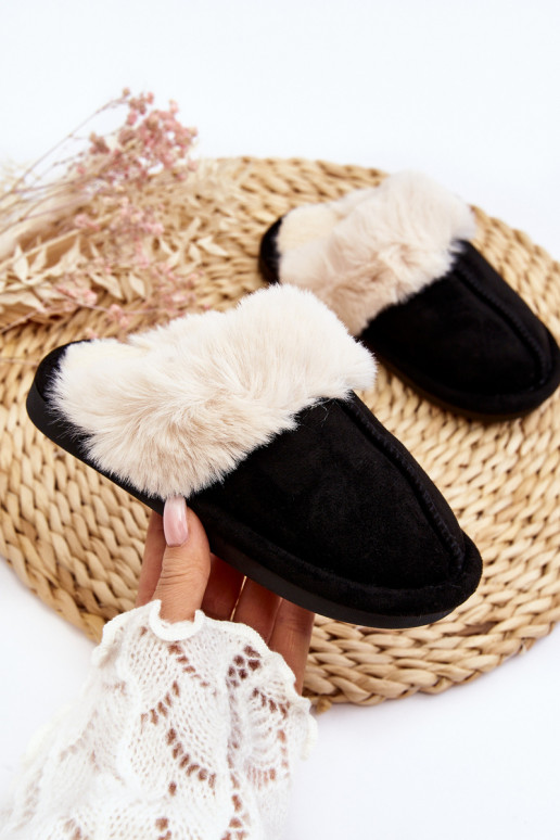 Zapatillas infantiles con pelo en color negro Befana