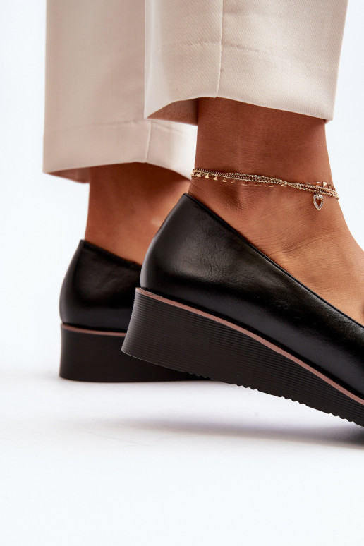 Zapatos con adornos en color negro Miliret.