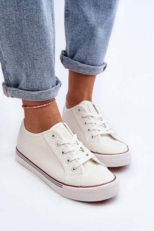 Zapatos de mujer fabricados en ecopiel en color blanco Lirean