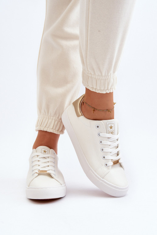 Zapatos de ocio fabricados en ecopiel en color blanco Tiraelle