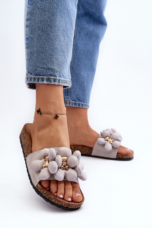 Pantuflas de mujer con bonitos detalles en color gris Bunlia Pantuflas de mujer con bonitos detalles en color gris Bunlia
