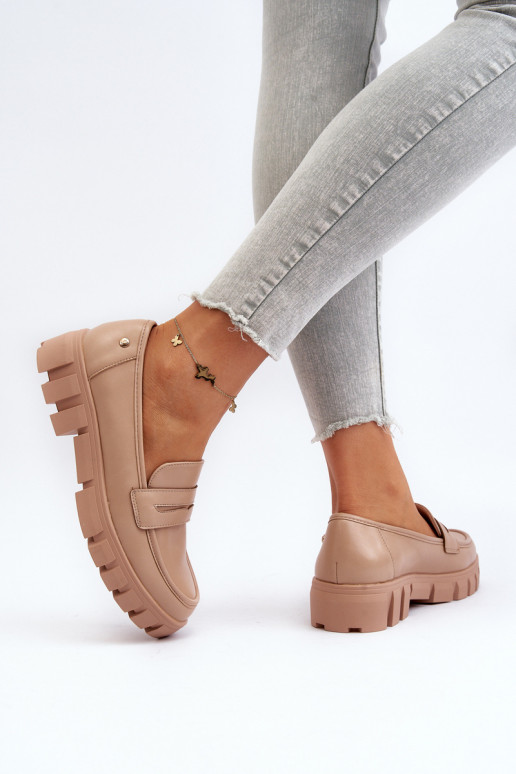 Mocasines confeccionados en ecopiel beige Seravisa