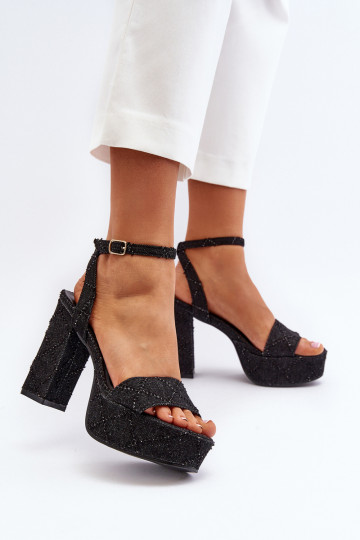 Sandalias denim con tacón en color negro Acrana