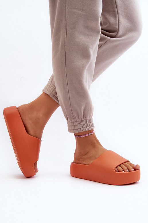 Pantuflas con suela maciza en color naranja Oreithano Pantuflas con suela maciza en color naranja Oreithano