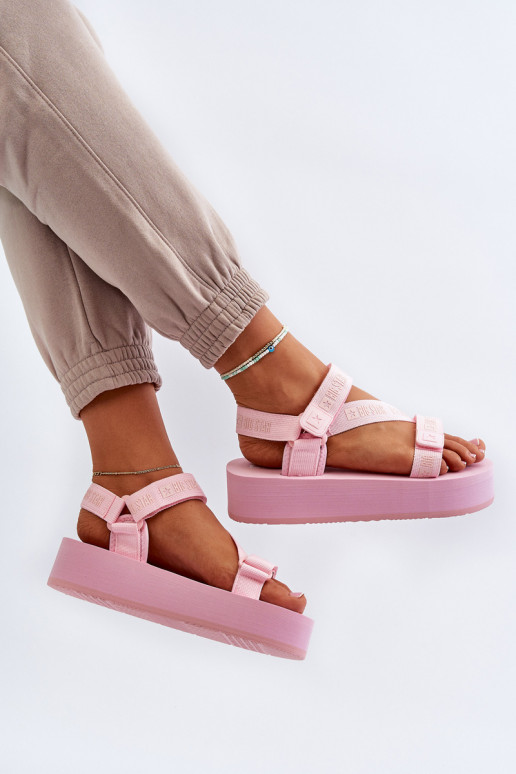 Sandalias de mujer con plataforma Big Star NN274A529 color rosa