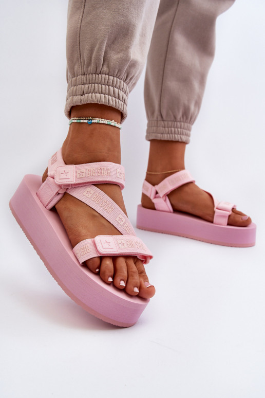 Sandalias de mujer con plataforma Big Star NN274A529 color rosa