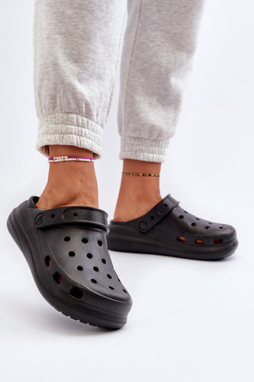 Pantuflas ligeras en color negro Ilariana