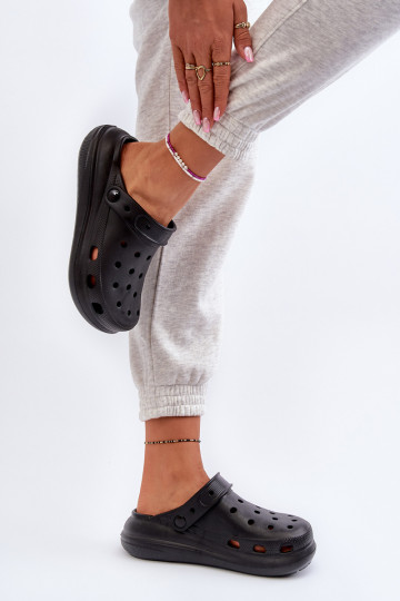 Pantuflas ligeras en color negro Ilariana 2