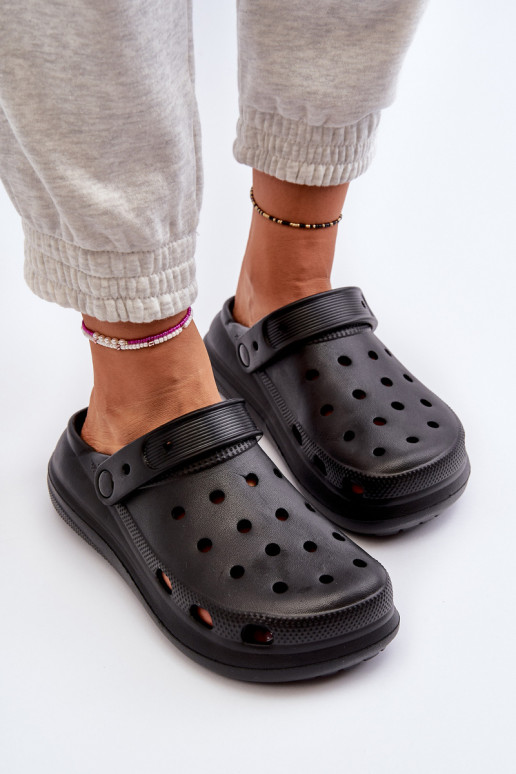 Pantuflas ligeras en color negro Ilariana