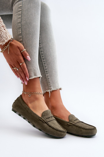 Mocasines de mujer modelo clásico confeccionados en ante color caqui Glimris 2