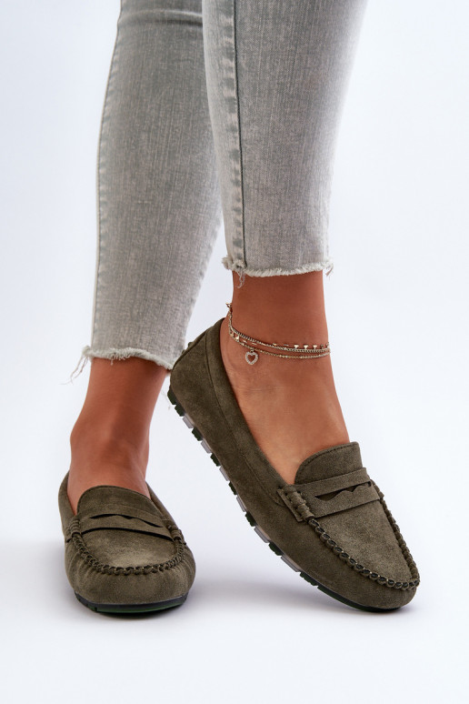 Mocasines de mujer modelo clásico confeccionados en ante color caqui Glimris