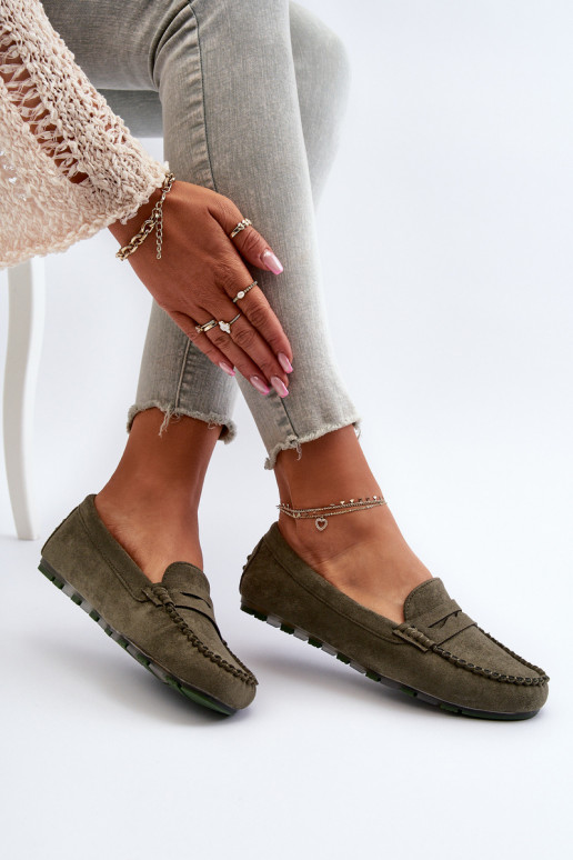 Mocasines de mujer modelo clásico confeccionados en ante color caqui Glimris