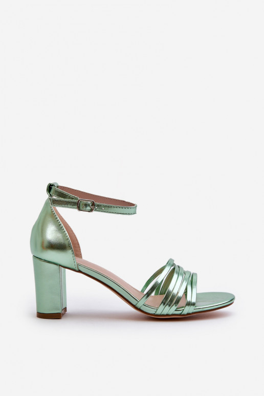 sandalias de tacón con tiras en verde Enitia