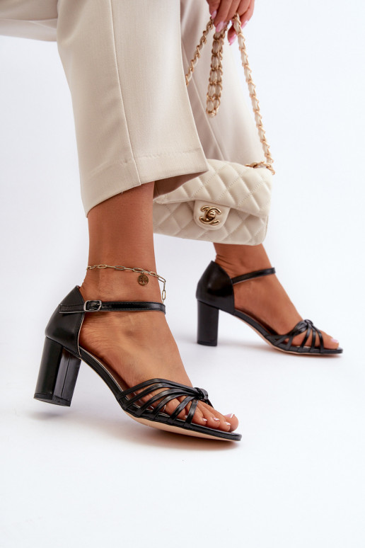 Sandalias de mujer con tacón en color negro Pyrrette