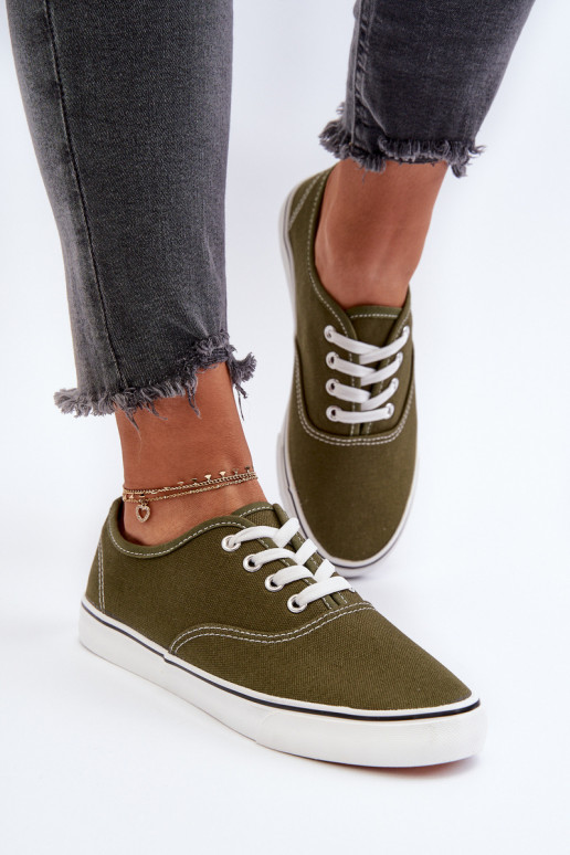 Zapatillas Deportivas modelo clásico en color caqui Olvali