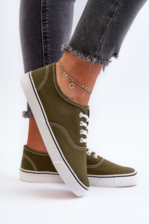 Zapatillas Deportivas modelo clásico en color caqui Olvali