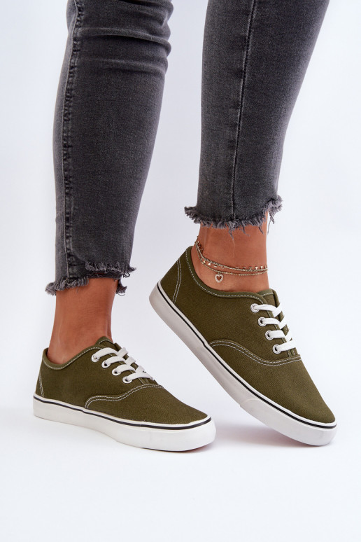 Zapatillas Deportivas modelo clásico en color caqui Olvali