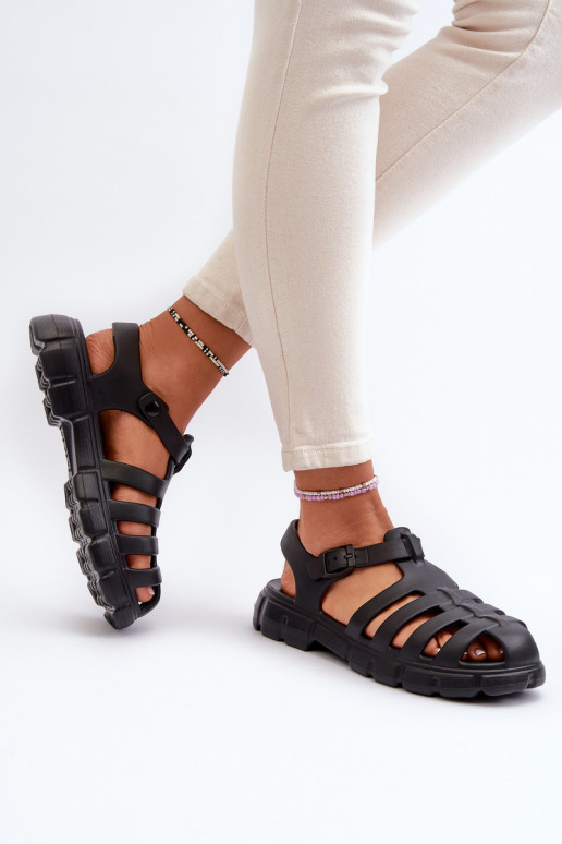 Sandalias chanclas ligeras en color negro Gasaria