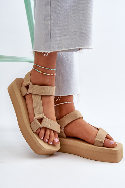 Sandalias de mujer con plataforma en color beige Edireda