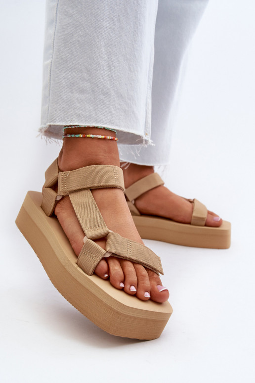 Sandalias de mujer con plataforma en color beige Edireda