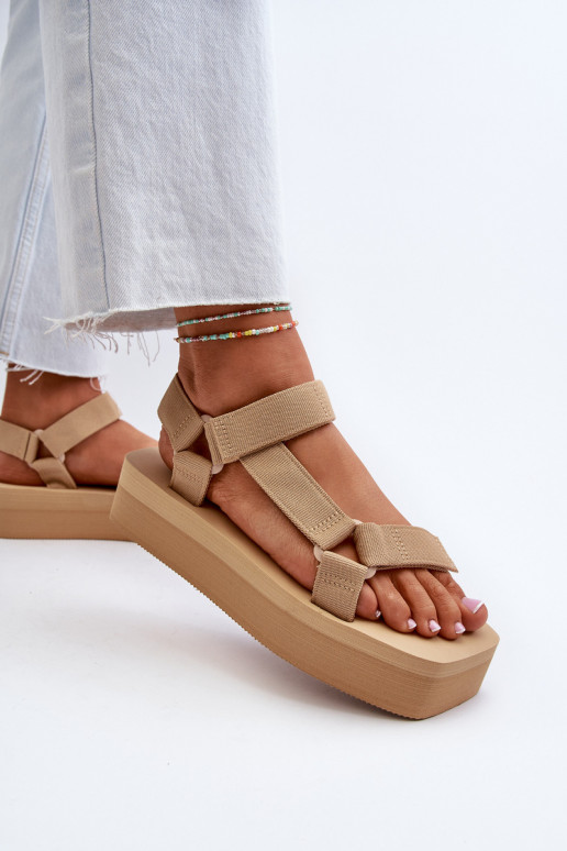 Sandalias de mujer con plataforma en color beige Edireda