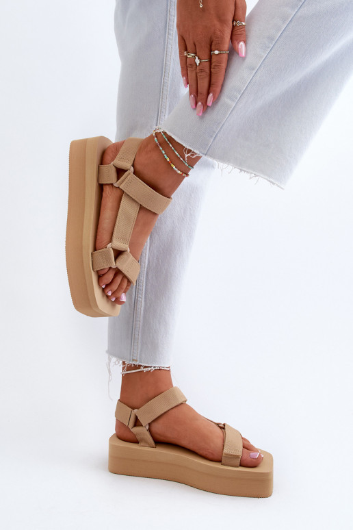 Sandalias de mujer con plataforma en color beige Edireda
