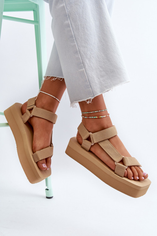 Sandalias de mujer con plataforma en color beige Edireda