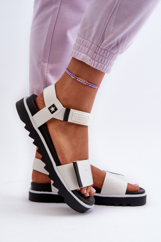 Sandalias de mujer con plataforma Big Star NN274777 color blanco