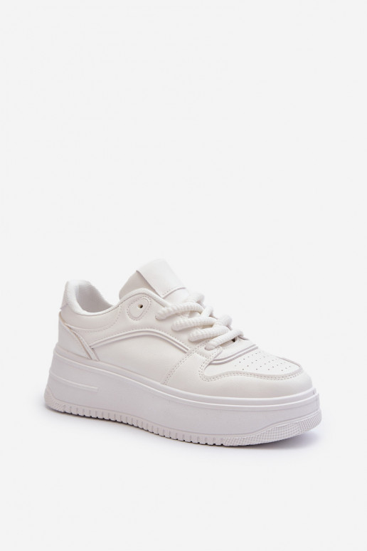 Zapatillas modelo zapatos con plataforma fabricadas en ecopiel en color blanco Vhisper