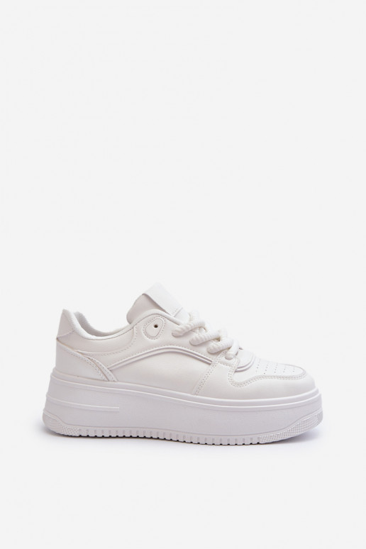 Zapatillas modelo zapatos con plataforma fabricadas en ecopiel en color blanco Vhisper