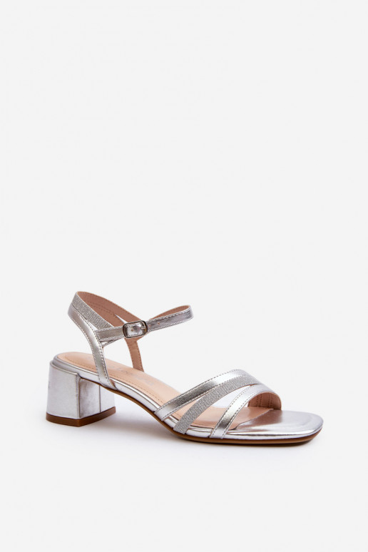 Sandalias de mujer con tacón bajo fabricadas en piel ecológica Sergio Leone SK046 color plata Sandalias de mujer con tacón bajo fabricadas en piel ecológica Sergio Leone SK046 color plata