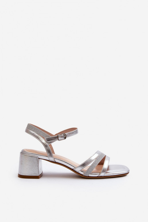 Sandalias de mujer con tacón bajo fabricadas en piel ecológica Sergio Leone SK046 color plata Sandalias de mujer con tacón bajo fabricadas en piel ecológica Sergio Leone SK046 color plata