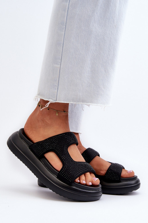 Chanclas de mujer decoradas con plataforma en color negro Jestella