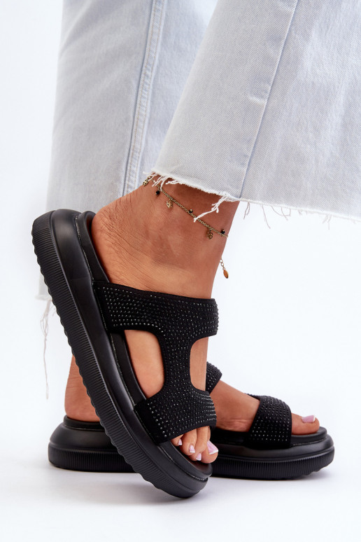Chanclas de mujer decoradas con plataforma en color negro Jestella Chanclas de mujer decoradas con plataforma en color negro Jestella