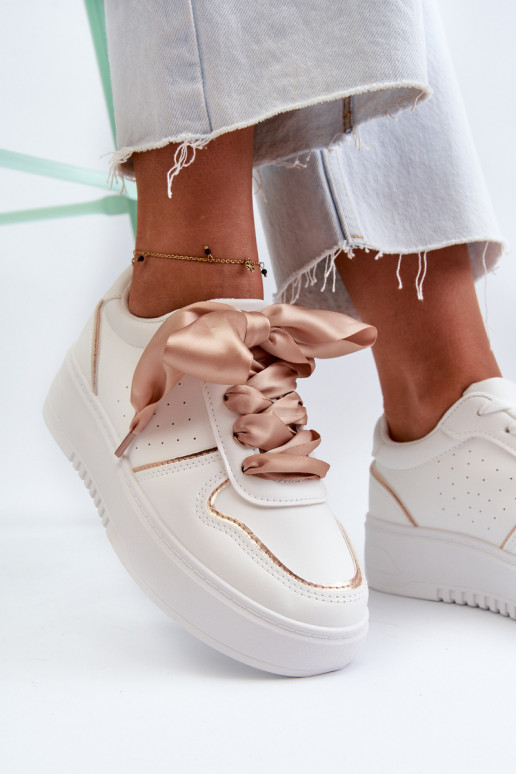 Zapatillas modelo zapatos con plataforma en color blanco Tessama