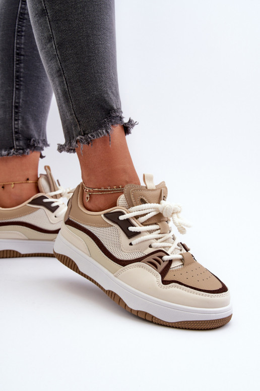 Deportivas modelo zapatos con plataforma Etnaria marrón. Deportivas modelo zapatos con plataforma Etnaria marrón.