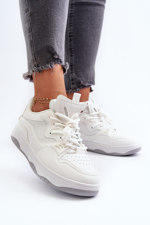 Zapatillas modelo zapatos con plataforma en color blanco Etnaria