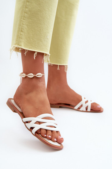 Pantuflas de mujer de cuero sintético con tacones anchos color blanco Moldela 2