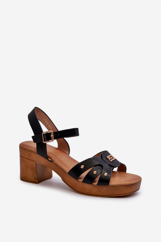 Sandalias de mujer con tacón fabricadas en ecopiel en color negro Assames
