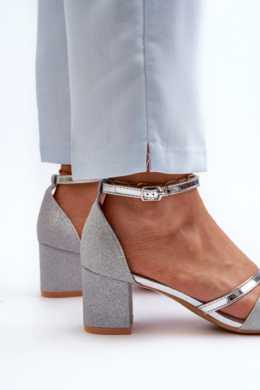 Sandalias brillantes con tacón bajo Ploemis en plateado